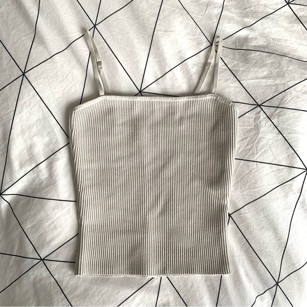 Aritzia Babaton sculpt tank small